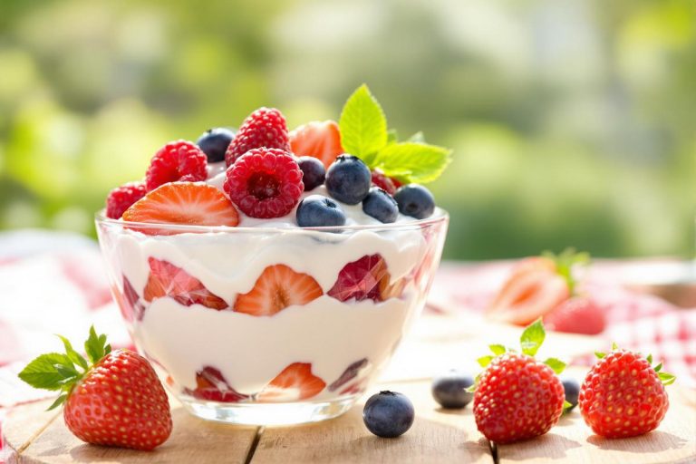 Ce yaourt glacé fruits rouges est mon dessert express de l’été.jpg