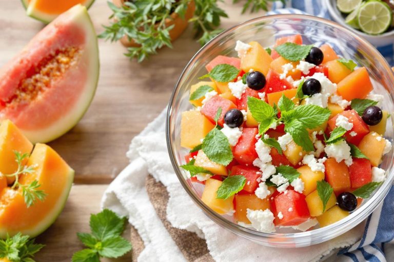 Je fais cette salade melon-feta-menthe en 5 minutes quand il fait trop chaud pour cuisiner.jpg